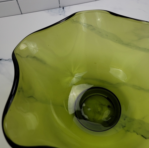 Vtg Avocado Green Tulip Rim Glass Bowl - Picture 9 of 15